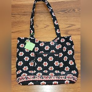 Women's NWT Vera Bradley Bucket Tote In Discontinued Pirouette Pattern